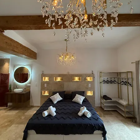 Luxe Balneo בית הארחה